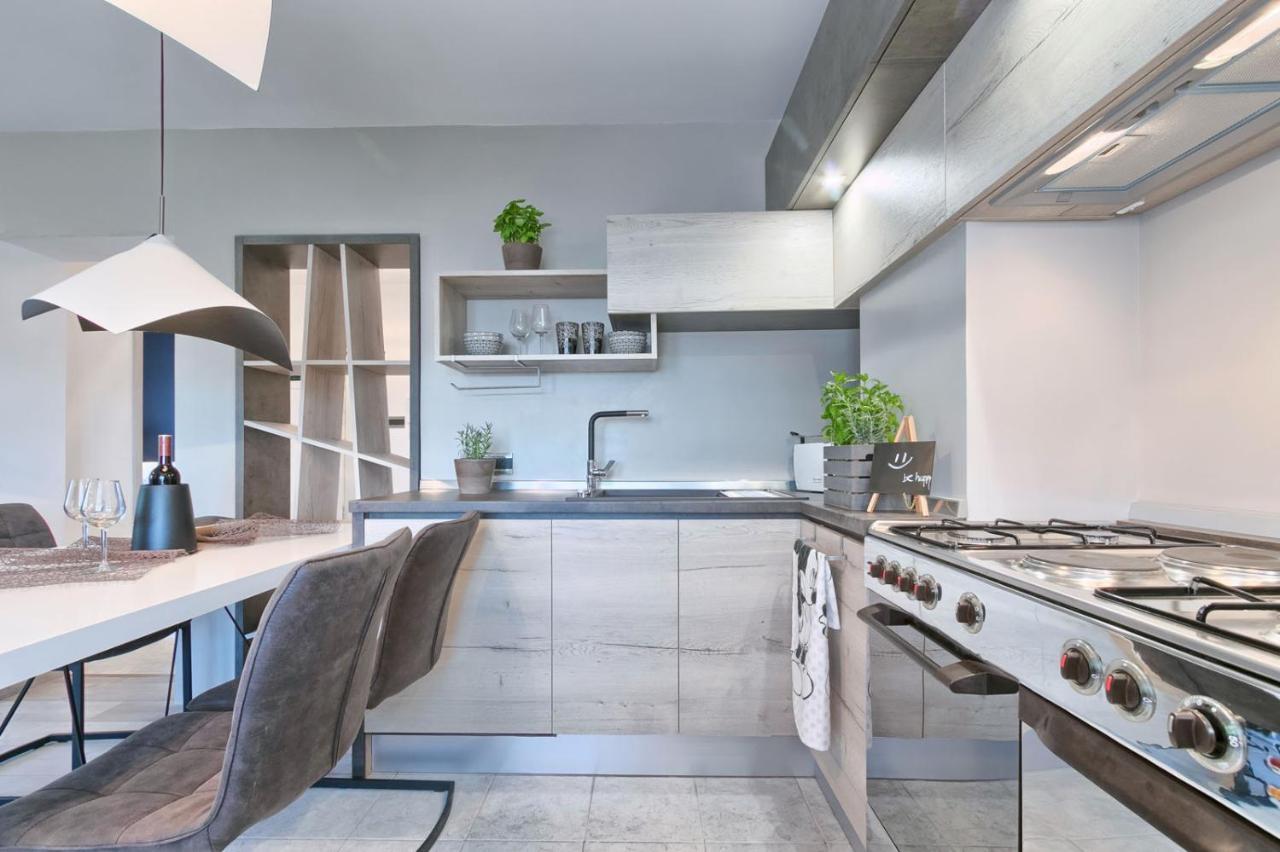 Modern Oasis Apartment Pula Exterior foto